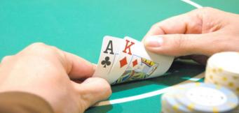 Jugar A-K sin conectar en el flop