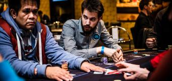 ¿Jugar en vivo o en línea?